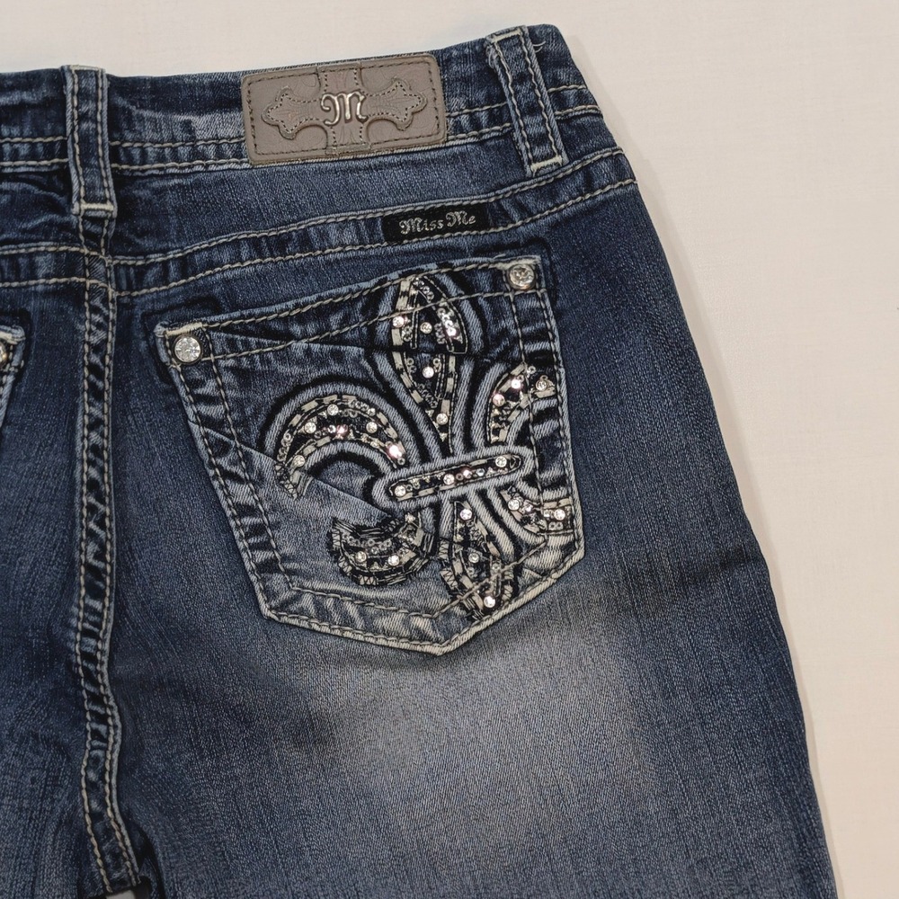 Miss Me Mid-Rise Easy Boot Jeans Fleur De Lis Rhinestone Dark Wash 30 B3078EBR